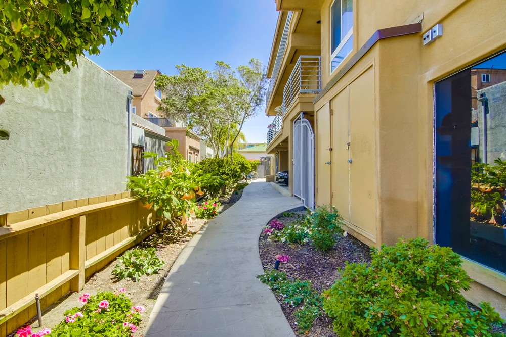 Virtual tour photo 30 of 38 for 3745 Mission Blvd