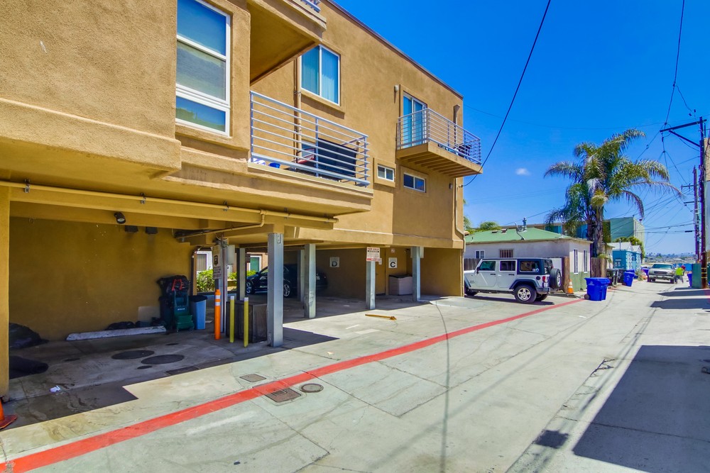 Virtual tour photo 35 of 38 for 3745 Mission Blvd