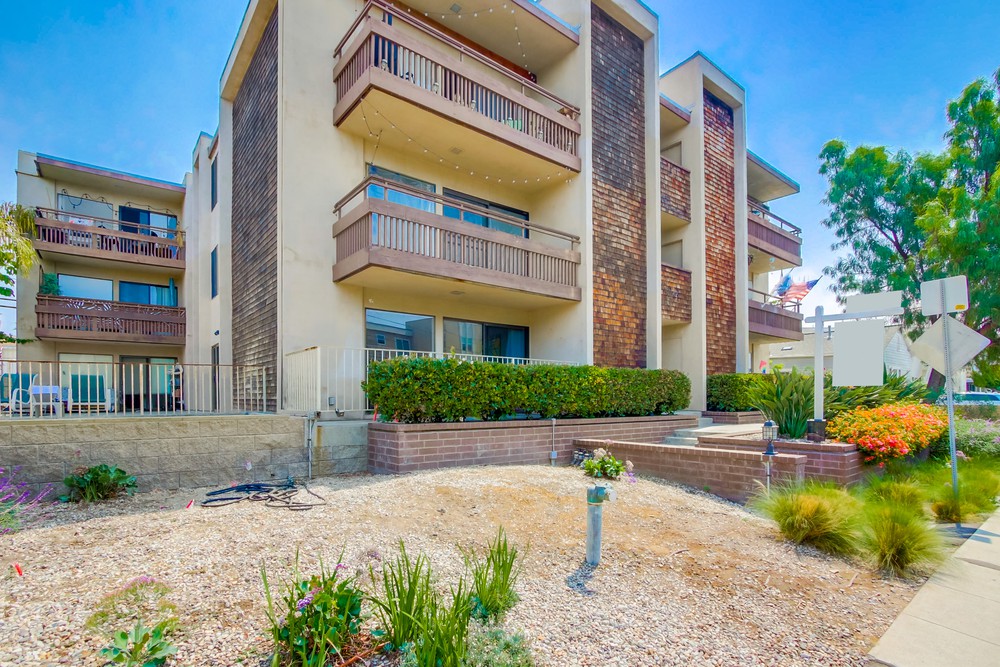 Virtual tour photo 1 of 32 for 3745 Riviera Dr APT 1