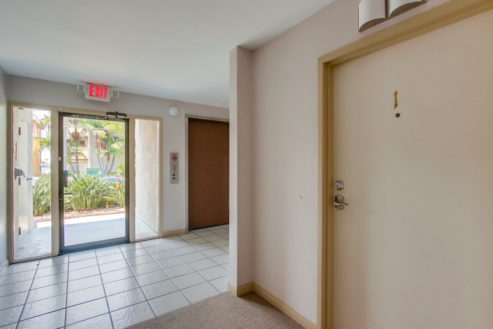 Virtual tour photo 5 of 32 for 3745 Riviera Dr APT 1
