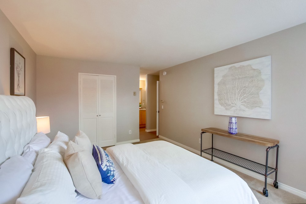 Virtual tour photo 24 of 32 for 3745 Riviera Dr APT 1