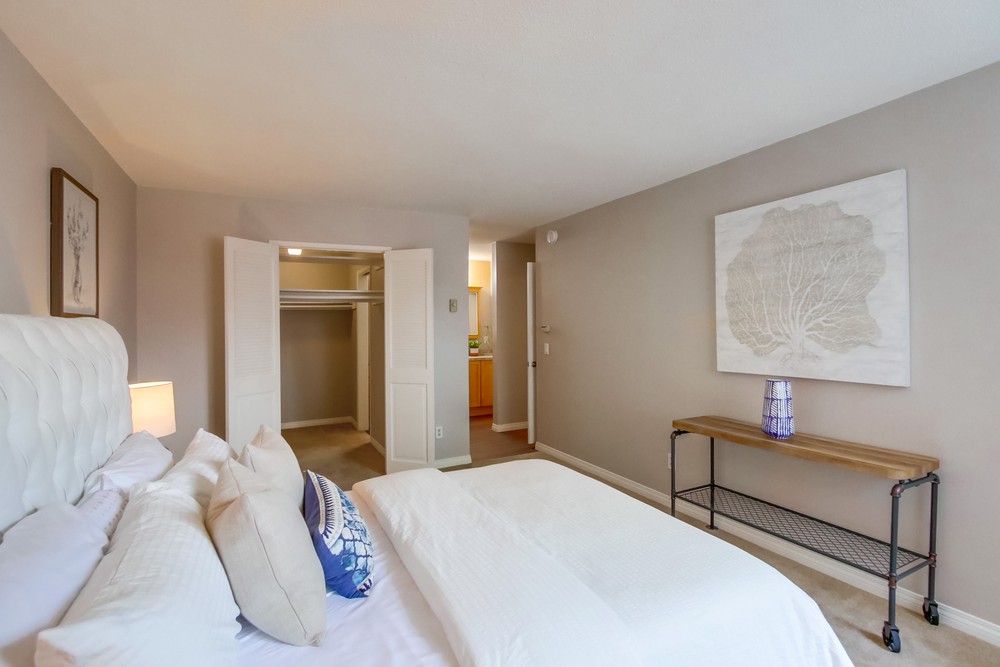 Virtual tour photo 25 of 32 for 3745 Riviera Dr APT 1