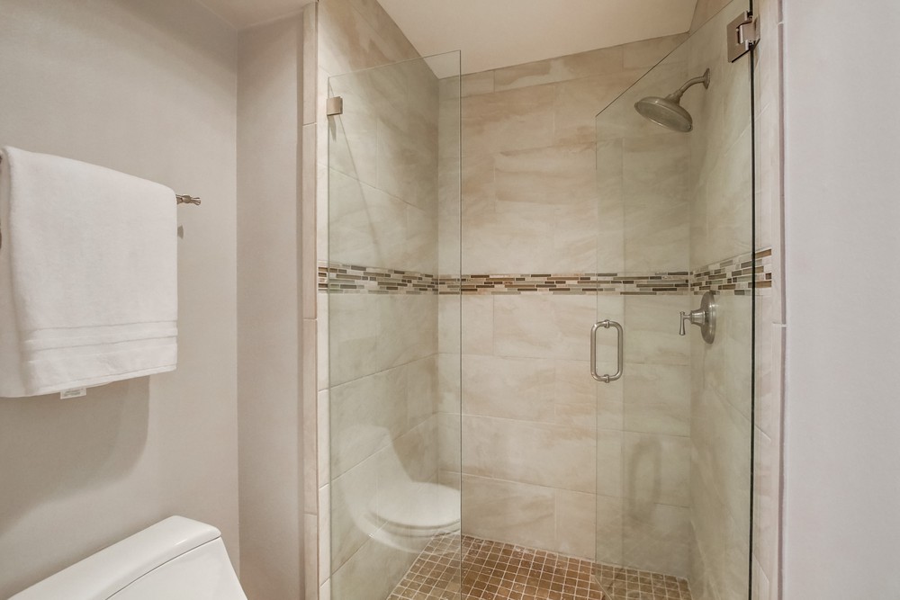 Virtual tour photo 27 of 32 for 3745 Riviera Dr APT 1