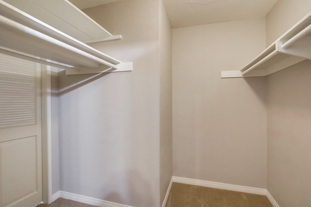 Virtual tour photo 29 of 32 for 3745 Riviera Dr APT 1