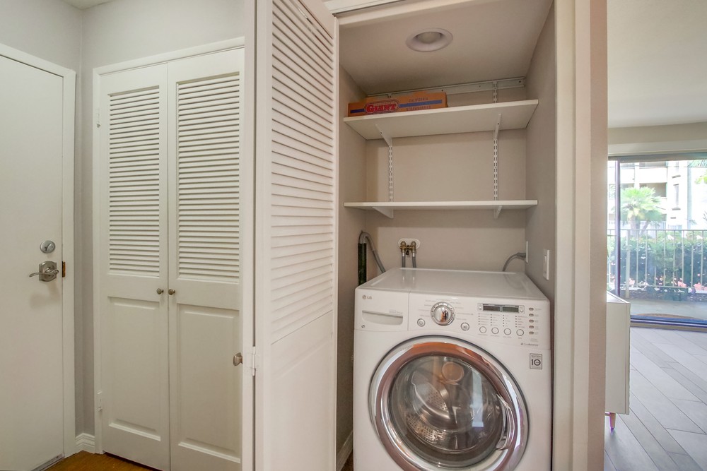 Virtual tour photo 31 of 32 for 3745 Riviera Dr APT 1