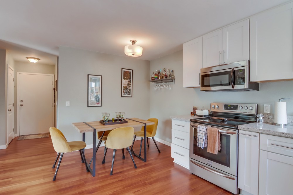 Virtual tour photo 12 of 41 for 3745 Riviera Dr APT 2