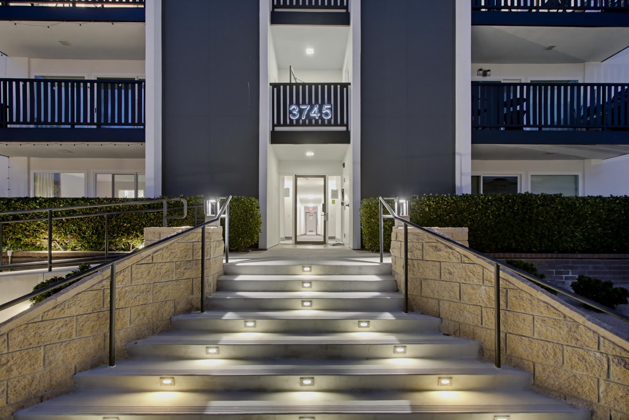 Virtual tour photo 5 of 85 for 3745 Riviera Dr Apt 9