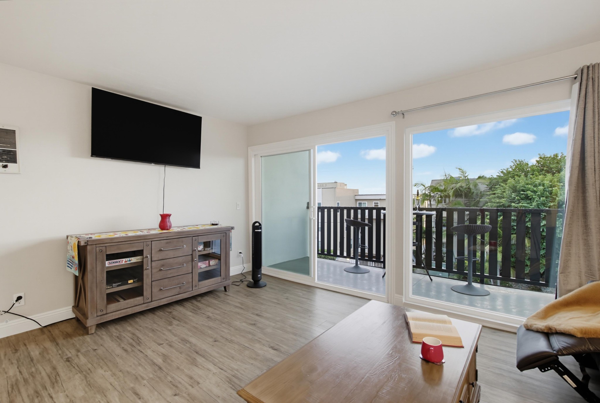 Virtual tour photo 8 of 85 for 3745 Riviera Dr Apt 9
