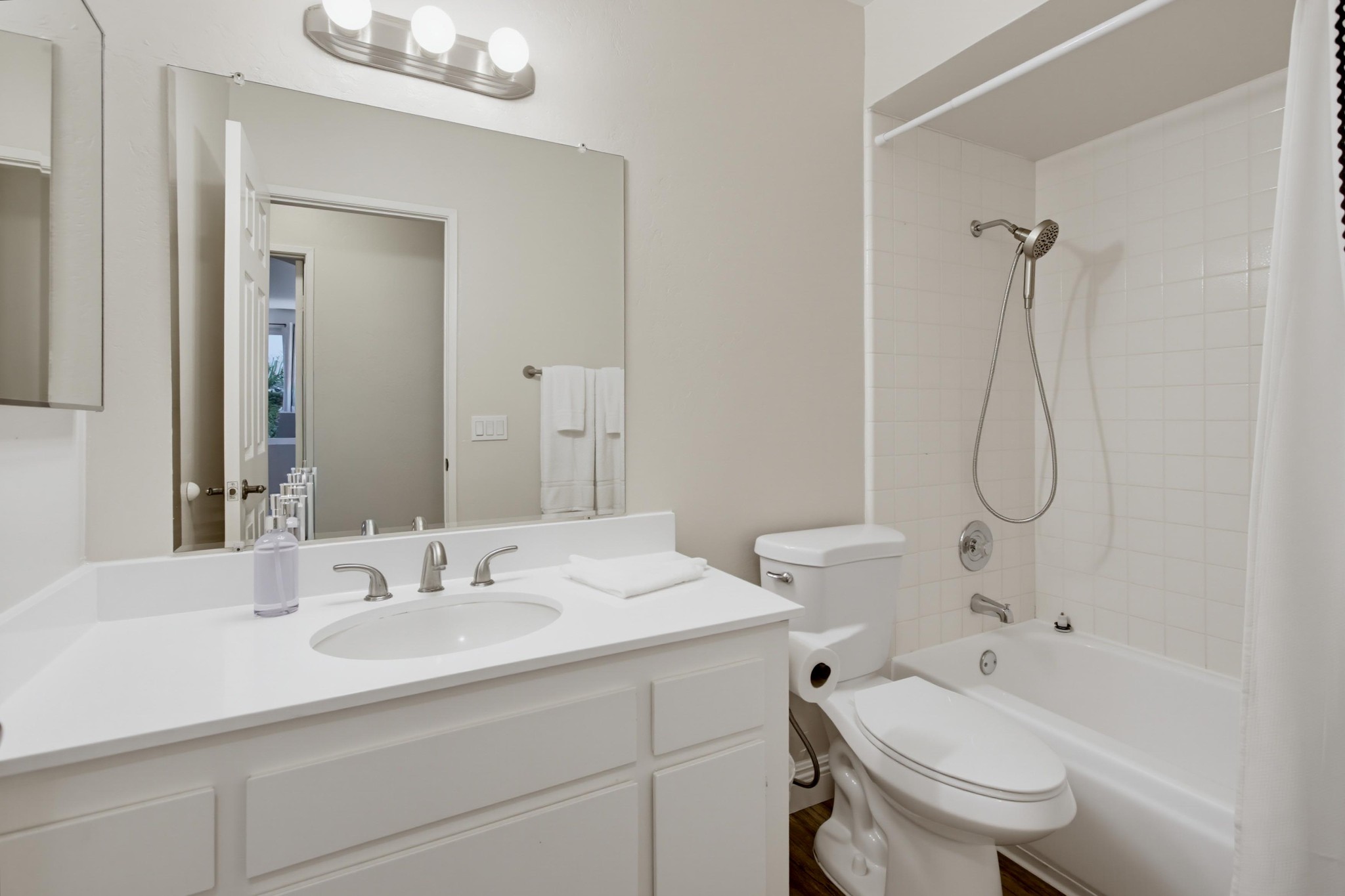 Virtual tour photo 19 of 85 for 3745 Riviera Dr Apt 9