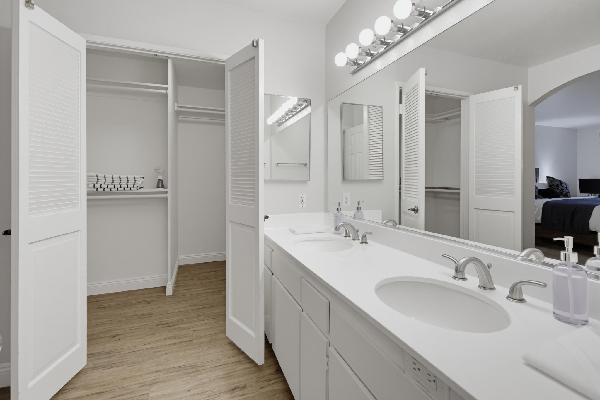 Virtual tour photo 25 of 85 for 3745 Riviera Dr Apt 9