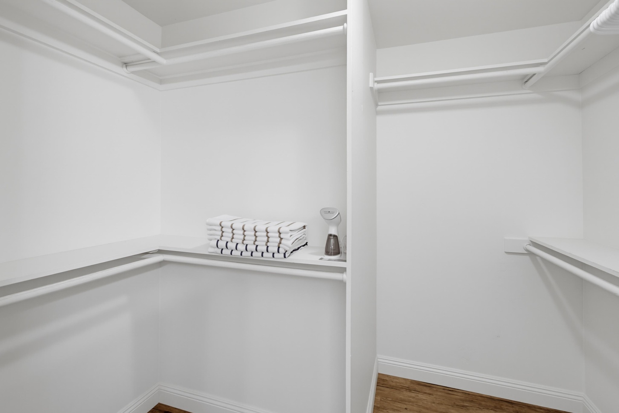 Virtual tour photo 27 of 85 for 3745 Riviera Dr Apt 9