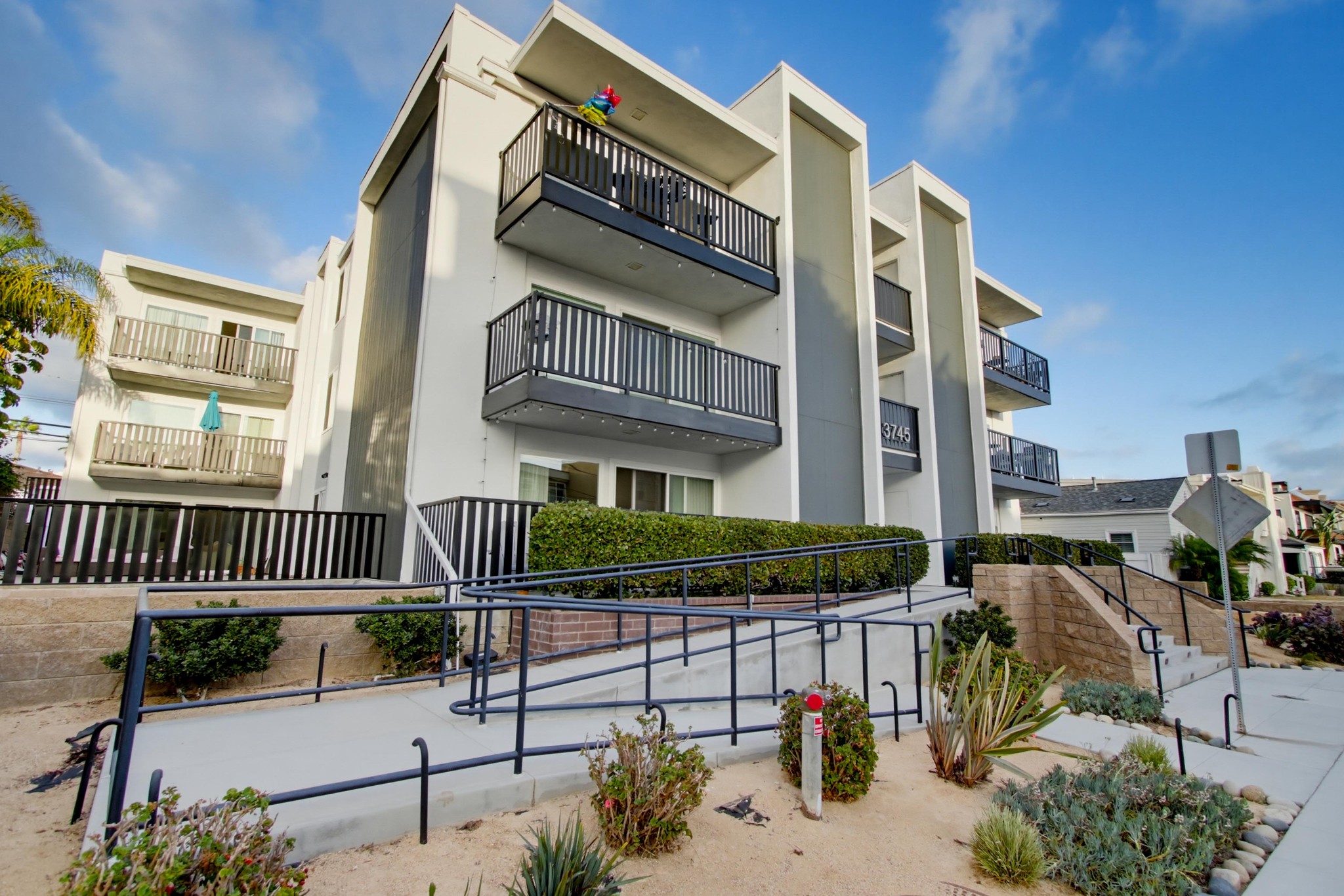 Virtual tour photo 48 of 85 for 3745 Riviera Dr Apt 9