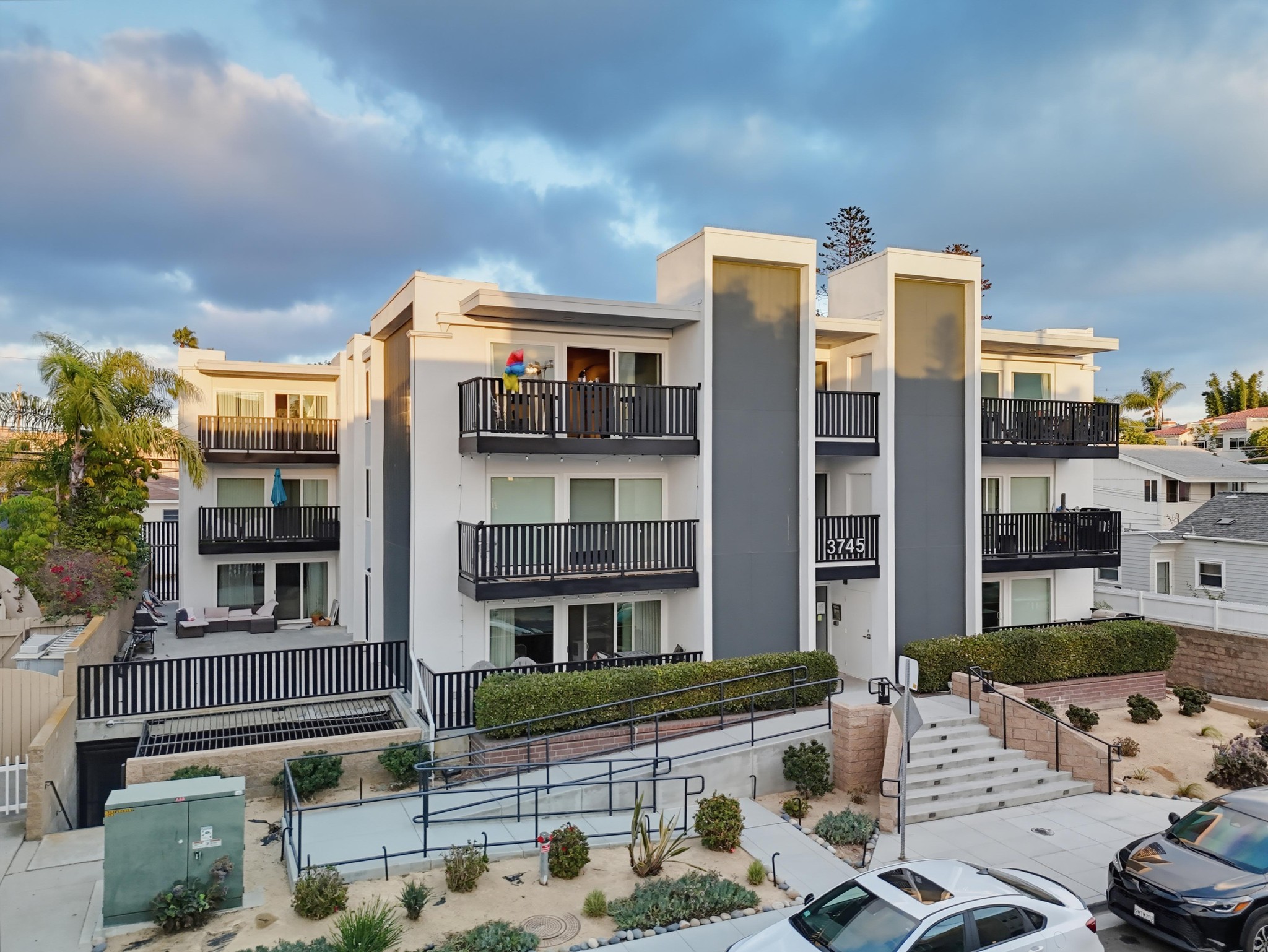 Virtual tour photo 55 of 85 for 3745 Riviera Dr Apt 9