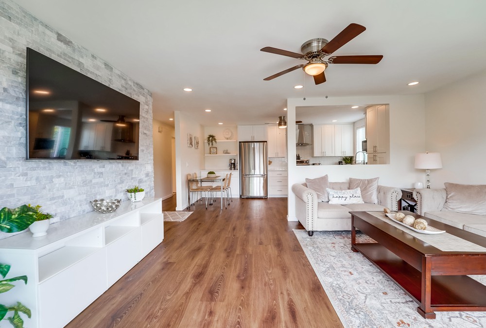 Virtual tour photo 8 of 39 for 3745 Riviera Dr