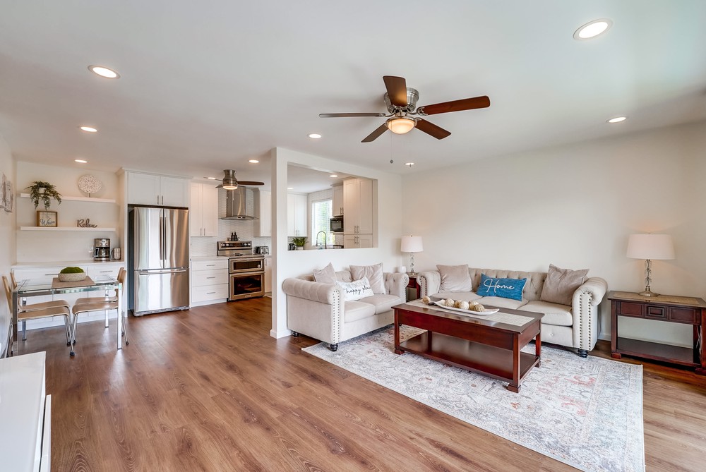Virtual tour photo 10 of 39 for 3745 Riviera Dr