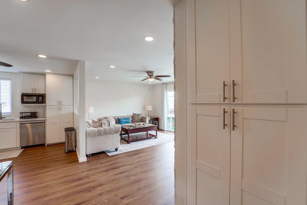 Virtual tour photo 18 of 39 for 3745 Riviera Dr