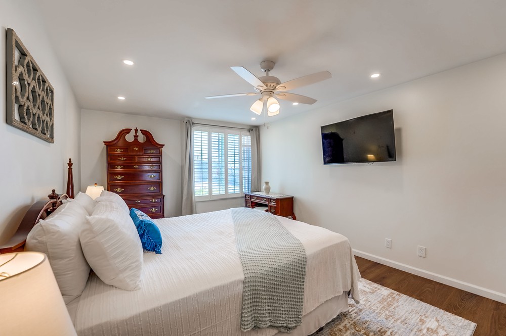 Virtual tour photo 20 of 39 for 3745 Riviera Dr