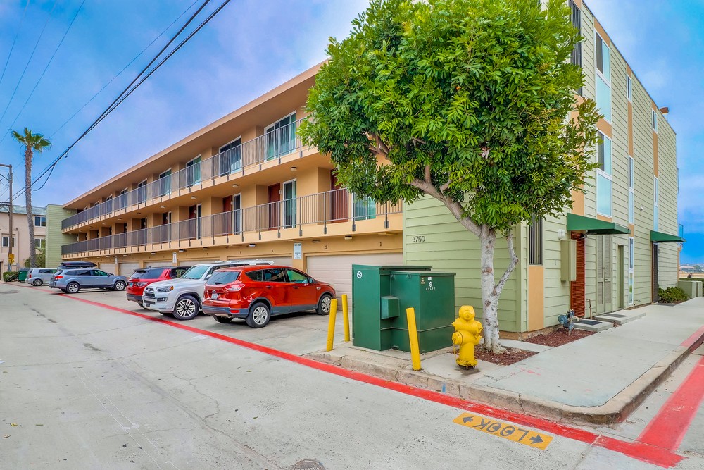 Virtual tour photo 1 of 38 for 3750 Bayside Walk #16