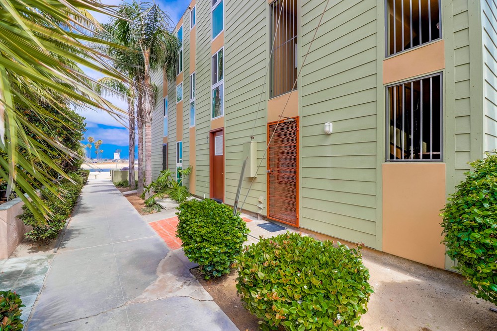 Virtual tour photo 4 of 38 for 3750 Bayside Walk #16