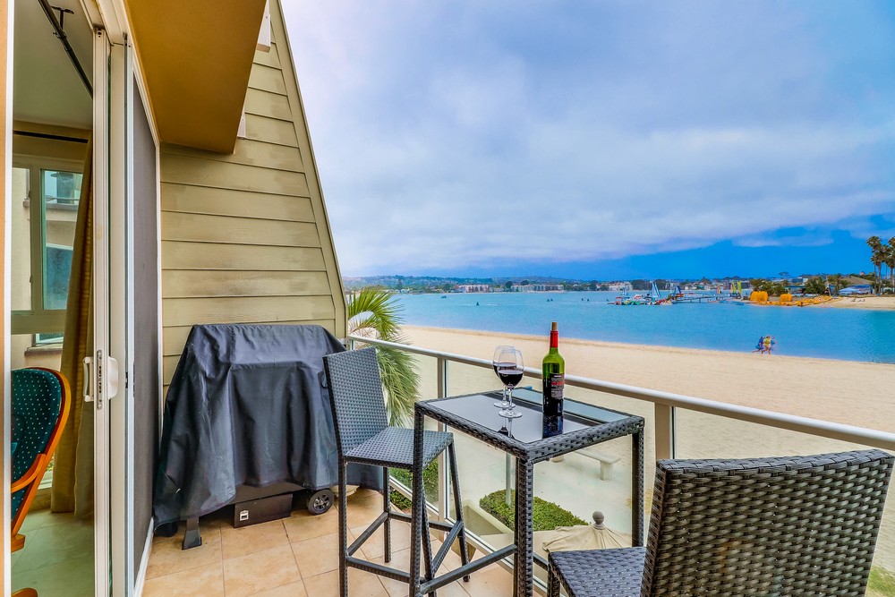 Virtual tour photo 34 of 38 for 3750 Bayside Walk #16