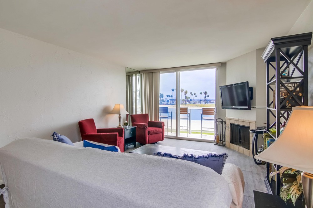 Virtual tour photo 5 of 39 for 3750 Bayside Walk