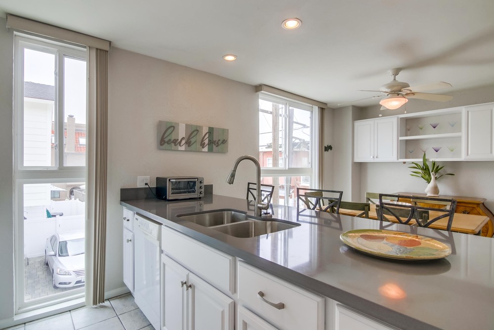 Virtual tour photo 16 of 39 for 3750 Bayside Walk