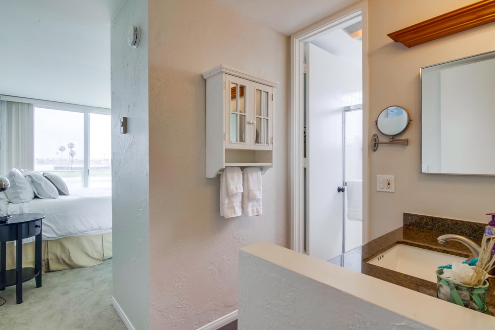 Virtual tour photo 30 of 39 for 3750 Bayside Walk