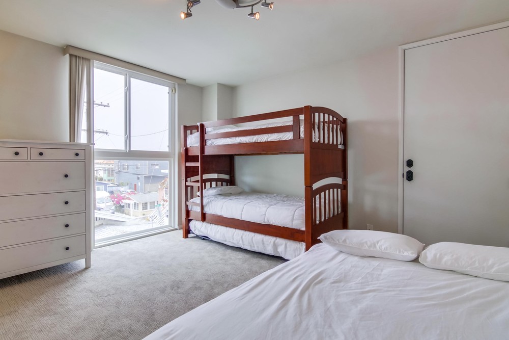 Virtual tour photo 36 of 39 for 3750 Bayside Walk
