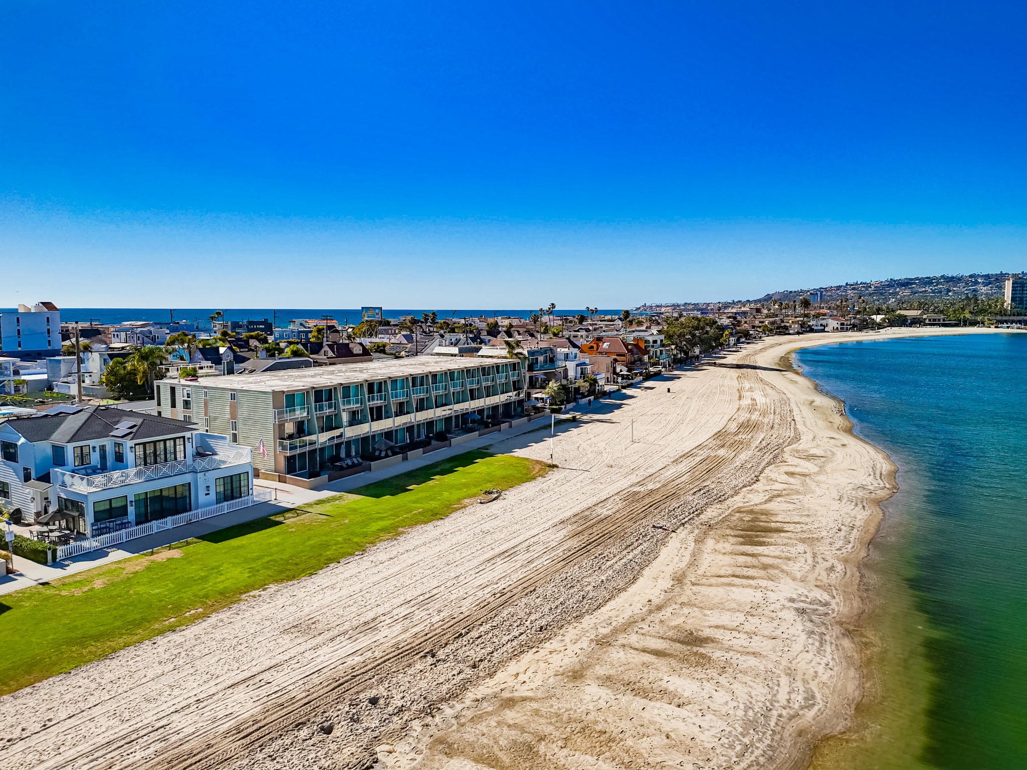 Virtual tour photo 9 of 8 for 3750 Bayside Walk