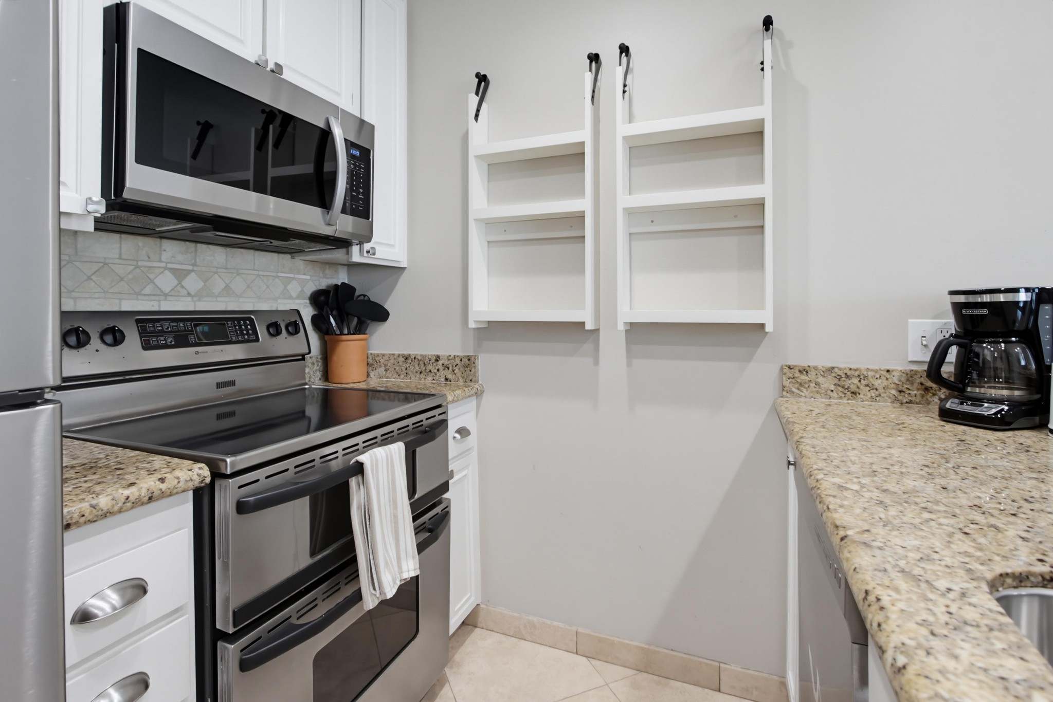 Virtual tour photo 25 of 50 for 3750 Bayside Walk Unit 11