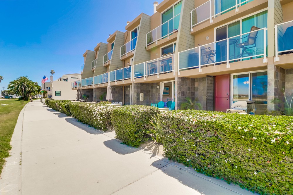Virtual tour photo 3 of 58 for 3750 Bayside Walk UNIT 2