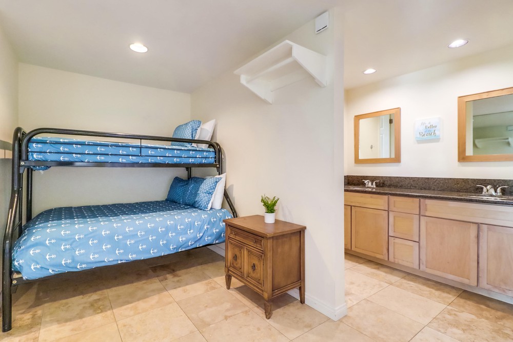 Virtual tour photo 34 of 58 for 3750 Bayside Walk UNIT 2