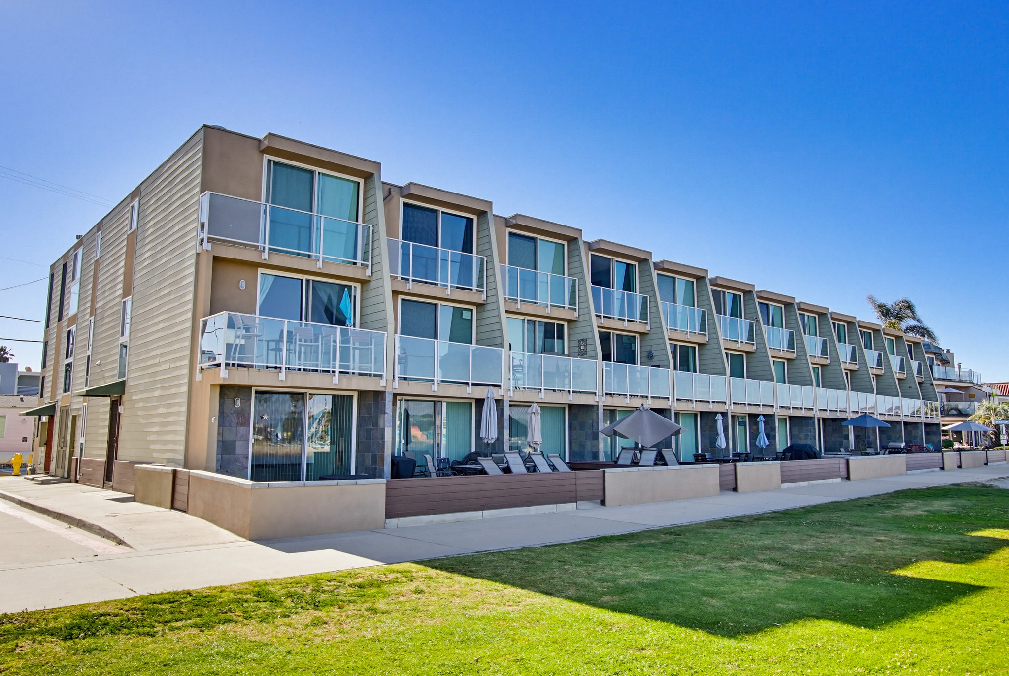 Virtual tour photo 3 of 51 for 3750 Bayside Walk UNIT 8