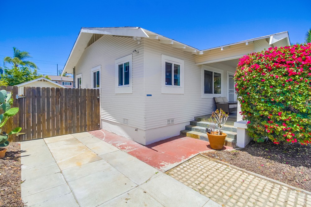 Virtual tour photo 7 of 68 for 3752 Bancroft St