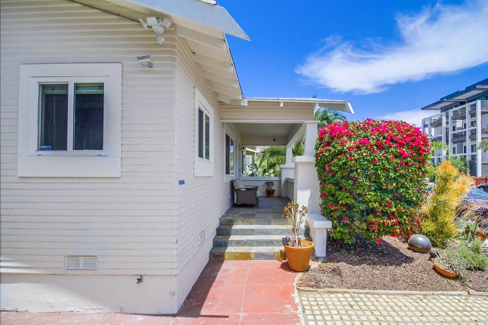 Virtual tour photo 8 of 68 for 3752 Bancroft St