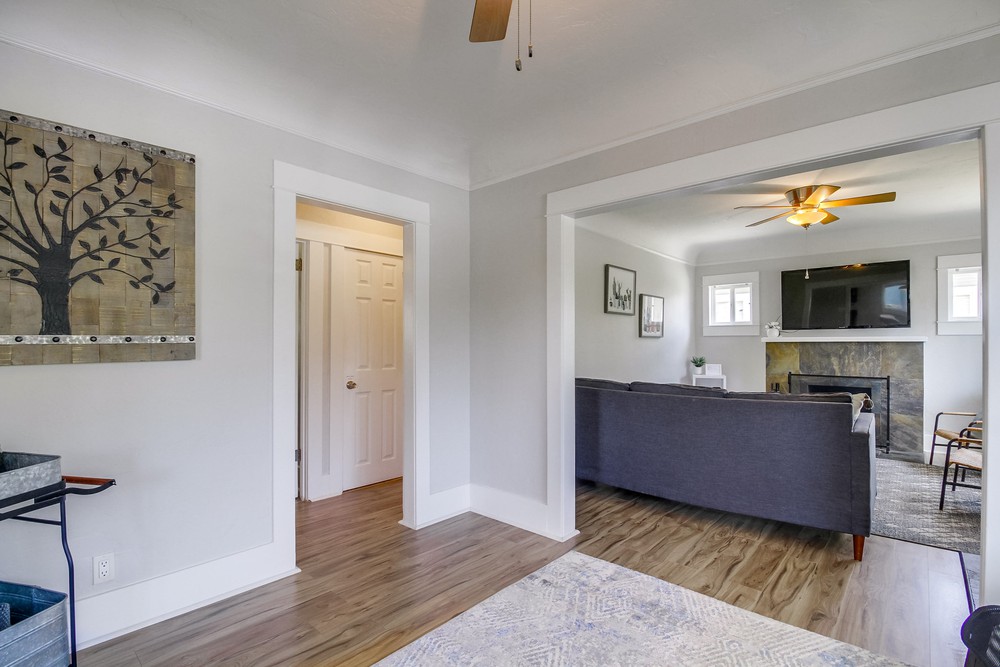 Virtual tour photo 18 of 68 for 3752 Bancroft St