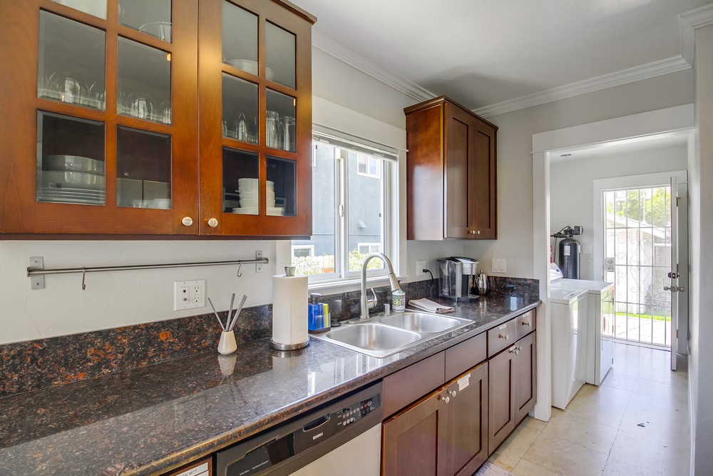 Virtual tour photo 25 of 68 for 3752 Bancroft St