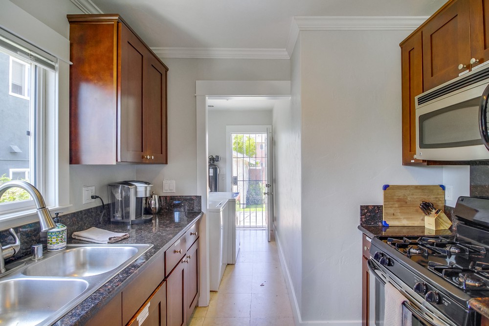 Virtual tour photo 27 of 68 for 3752 Bancroft St