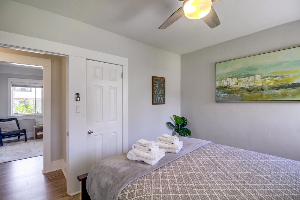 Virtual tour photo 32 of 68 for 3752 Bancroft St