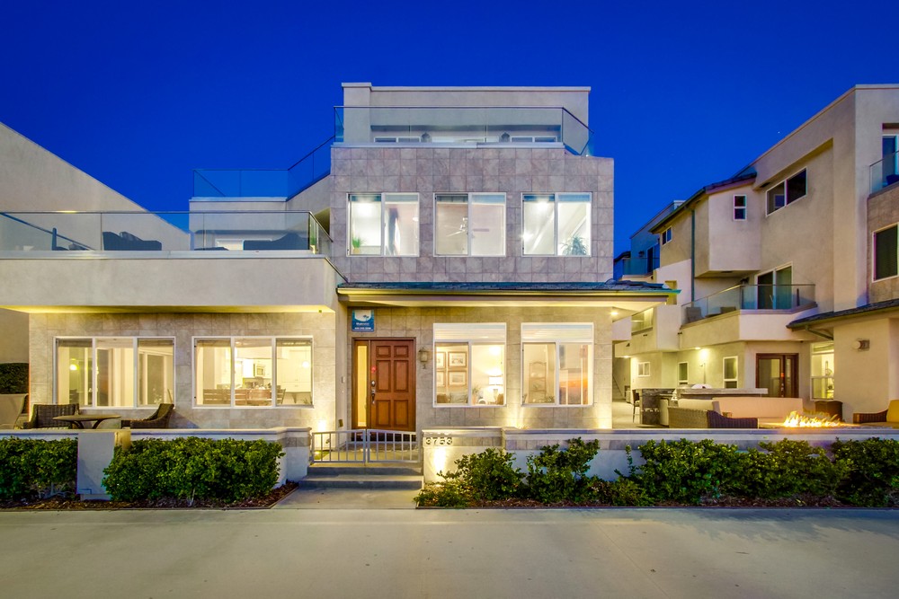 Virtual tour photo 1 of 59 for 3753 Ocean Front Walk