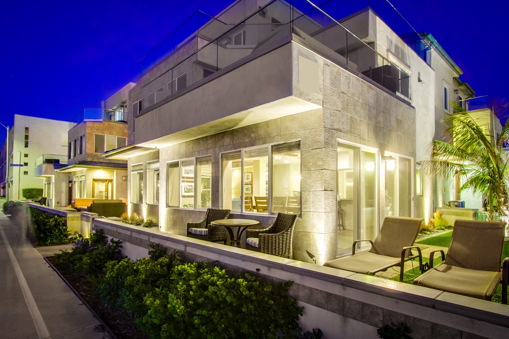 Virtual tour photo 8 of 59 for 3753 Ocean Front Walk