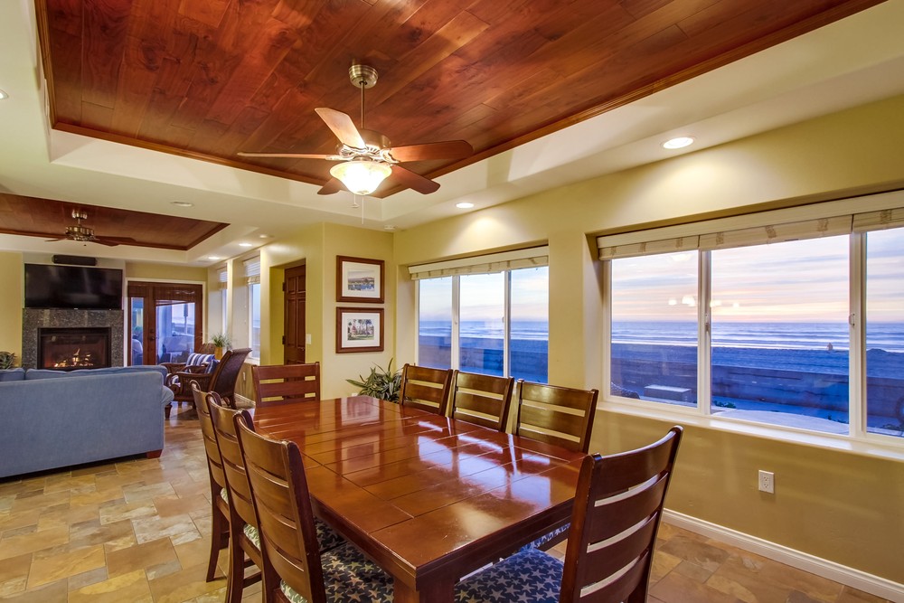 Virtual tour photo 17 of 59 for 3753 Ocean Front Walk