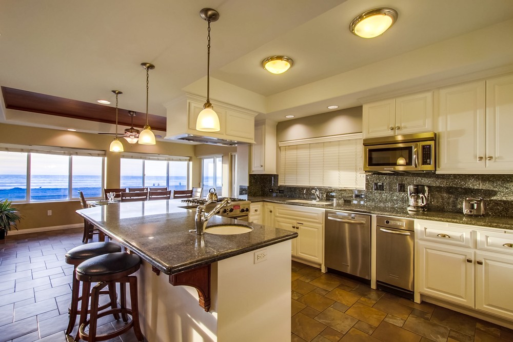 Virtual tour photo 22 of 59 for 3753 Ocean Front Walk