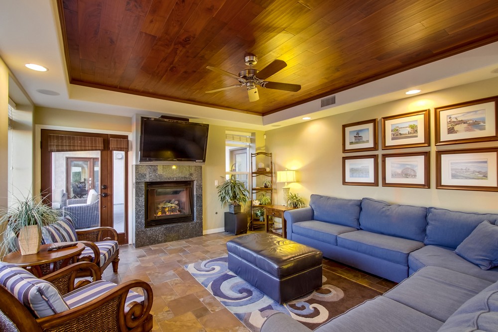 Virtual tour photo 25 of 59 for 3753 Ocean Front Walk