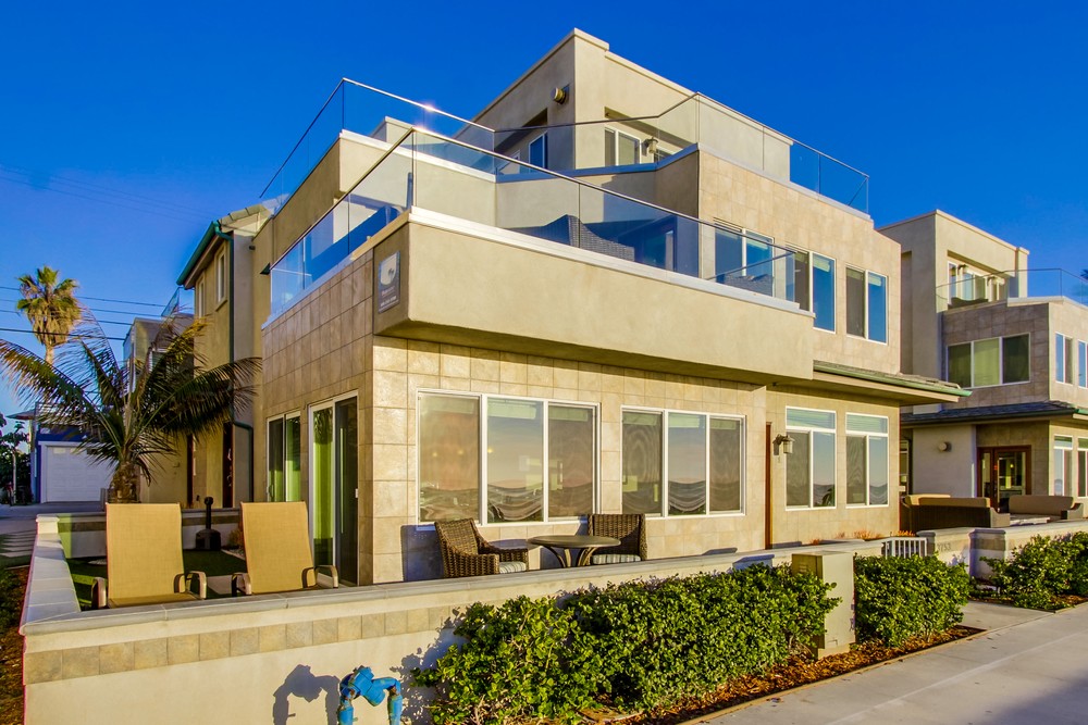 Virtual tour photo 39 of 59 for 3753 Ocean Front Walk