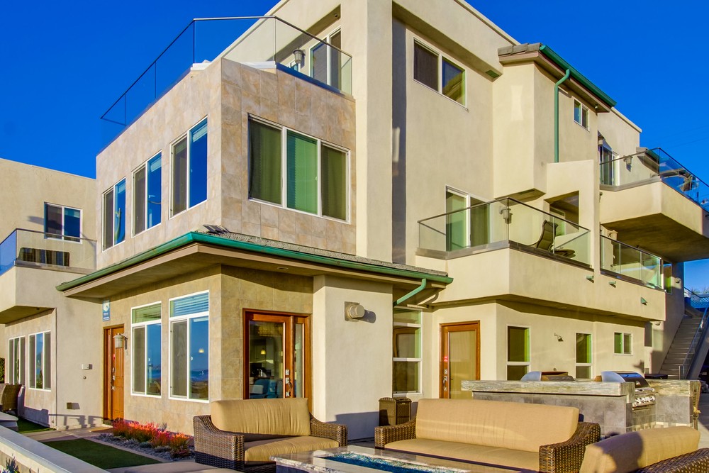 Virtual tour photo 42 of 59 for 3753 Ocean Front Walk