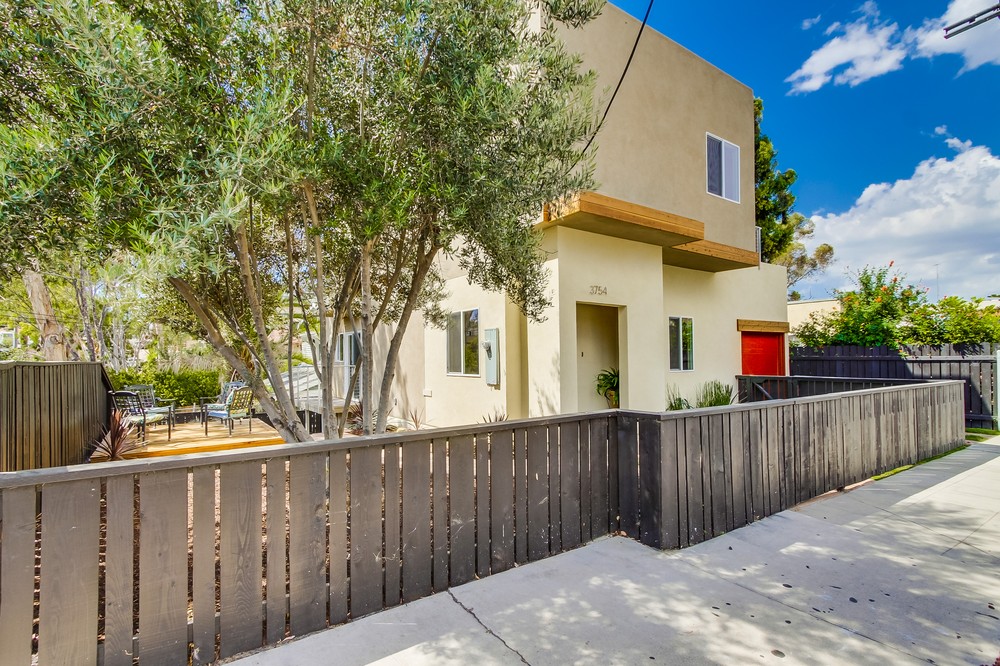 Virtual tour photo 3 of 46 for 3754 Alabama Street