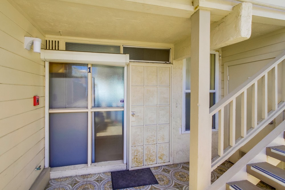 Virtual tour photo 4 of 28 for 3755 Ocean Front Walk #1