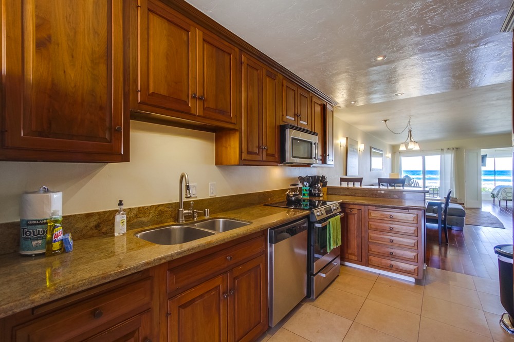 Virtual tour photo 5 of 28 for 3755 Ocean Front Walk #1