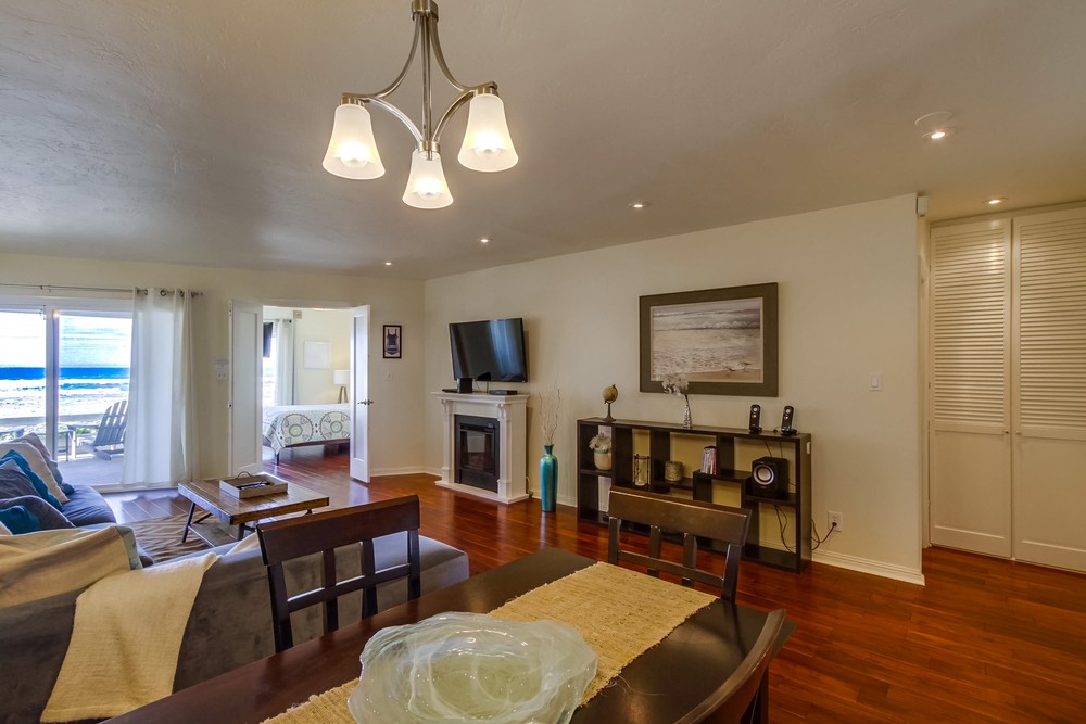 Virtual tour photo 11 of 28 for 3755 Ocean Front Walk #1